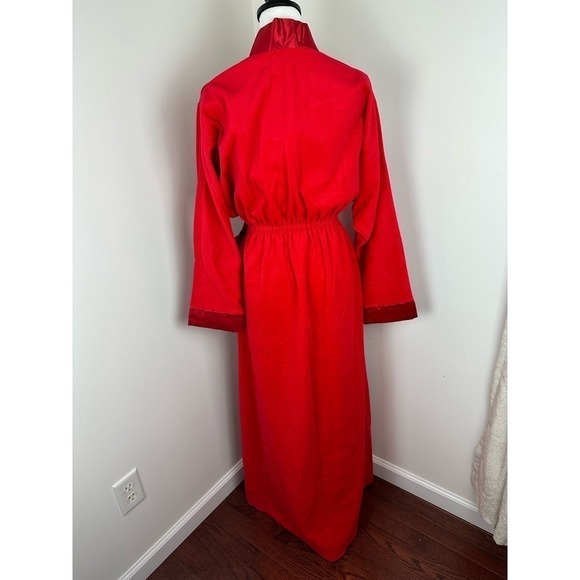 STUNNING Vintage Appel Red Velvet/Satin Robe with Floral Detail LRG - Picture 5 of 9